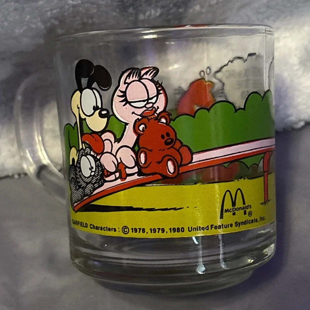 Garfield Vintage McDonald's 70's 80's Collectible Glass Mug - Teeter Toter Scene